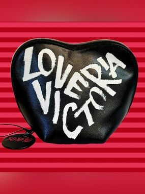 Victoria's Secret LOVE VICTORIA XOXO Black Heart Shaped Makeup Bag Clutch NWT